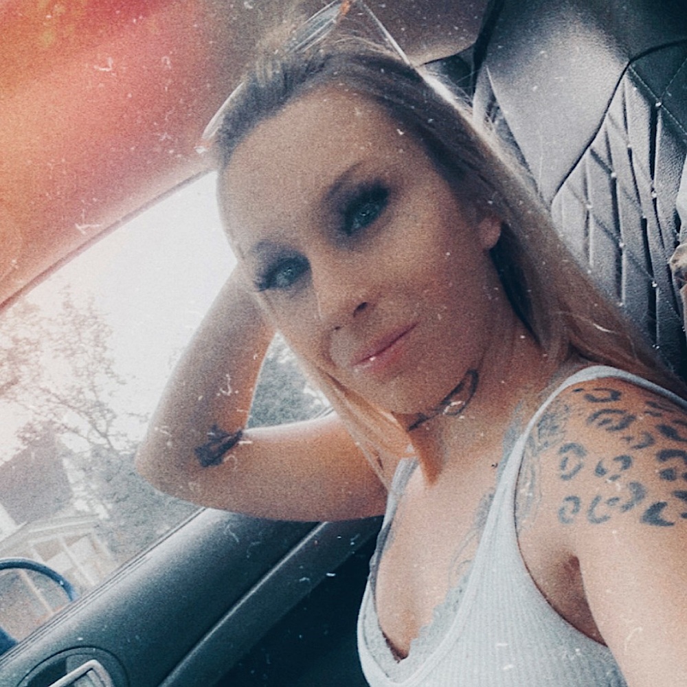 Meet your Posher, Cortney